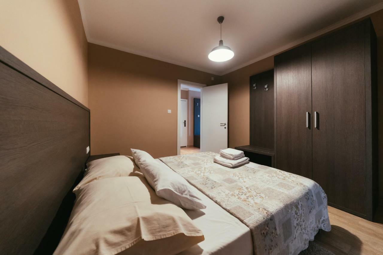 Apartments Prestige เพทรอซาเน ภายนอก รูปภาพ