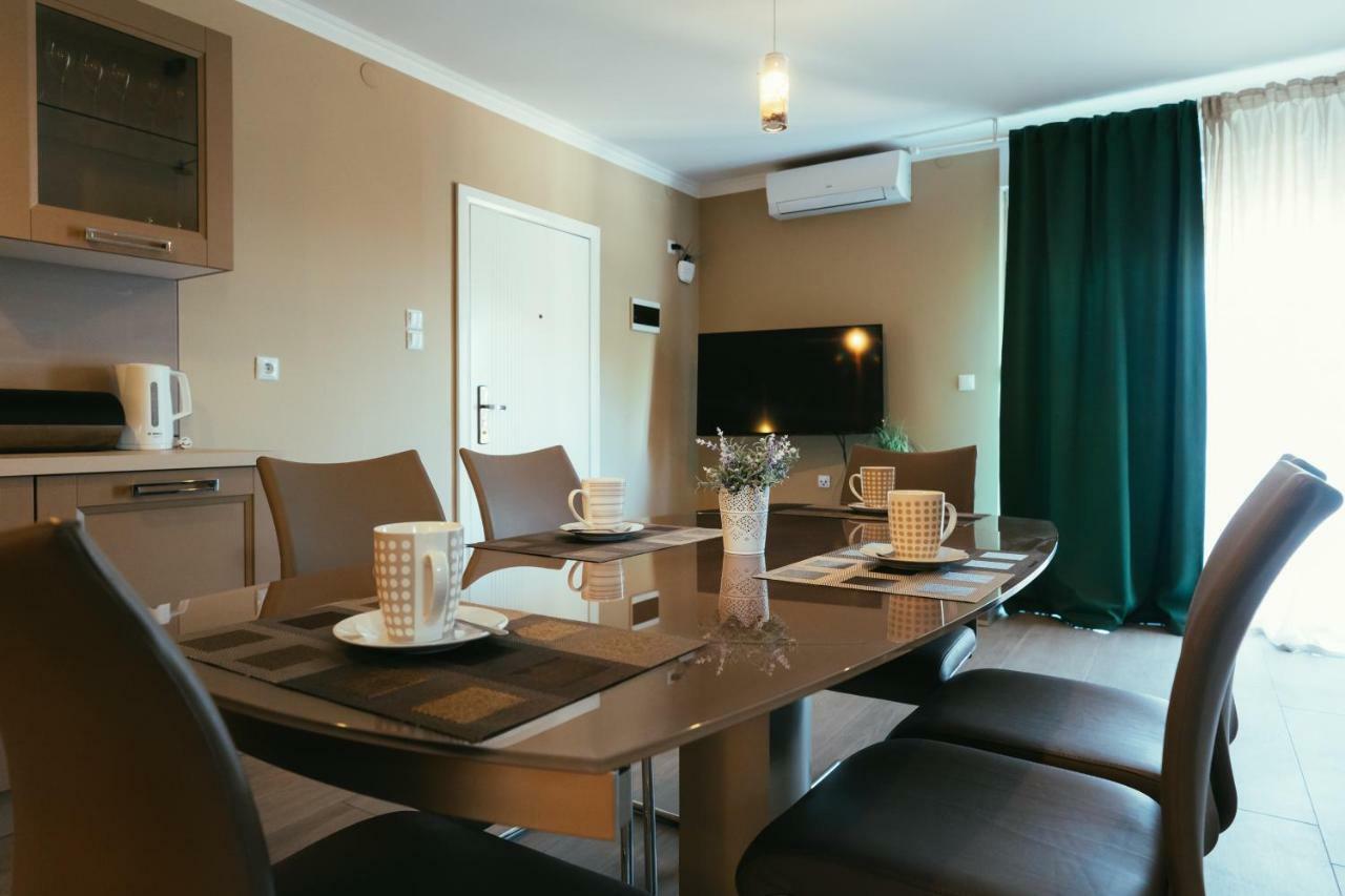 Apartments Prestige เพทรอซาเน ภายนอก รูปภาพ